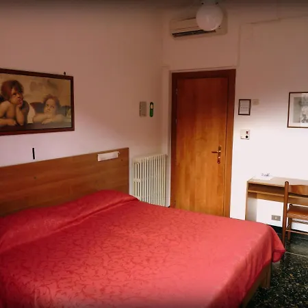 Hotell Triestina 2*