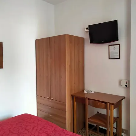 Triestina Hotell Noli