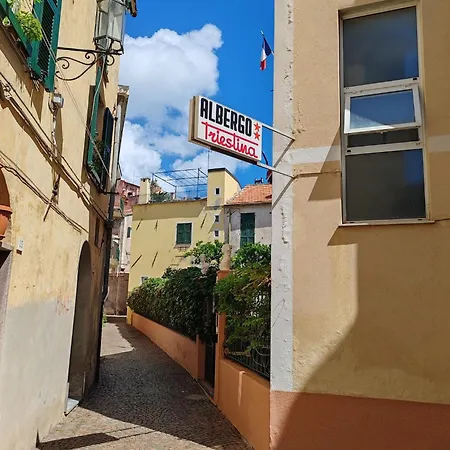 Triestina Hotell 2*
